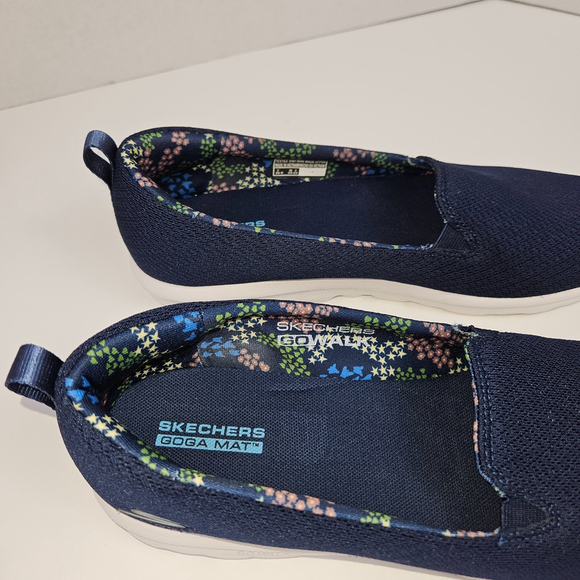 Sketchers Womens GoWalk Size 8 Slip On Shoes Navy Blue Mesh Comfort Sneakers - Picture 11 of 13